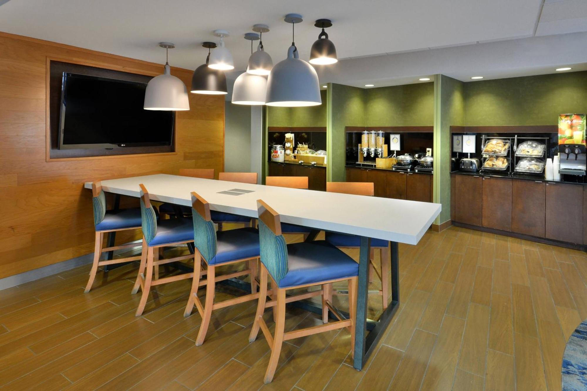 Fairfield Inn & Suites By Marriott Charlottesville North Экстерьер фото