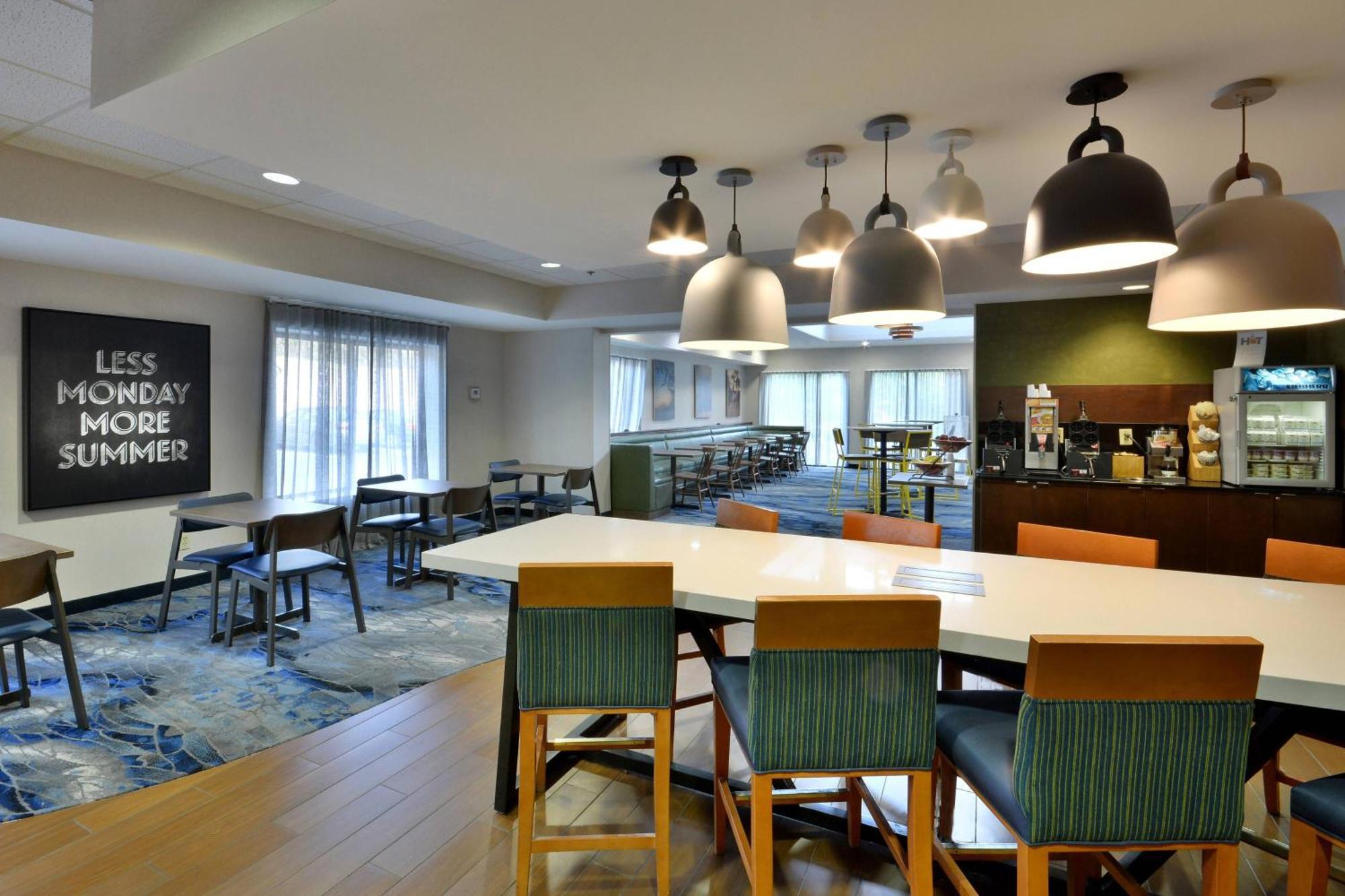 Fairfield Inn & Suites By Marriott Charlottesville North Экстерьер фото