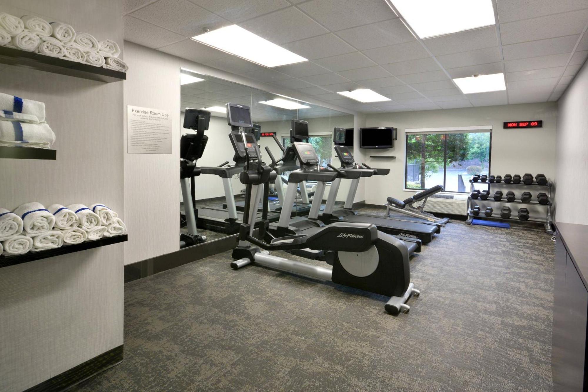 Fairfield Inn & Suites By Marriott Charlottesville North Экстерьер фото